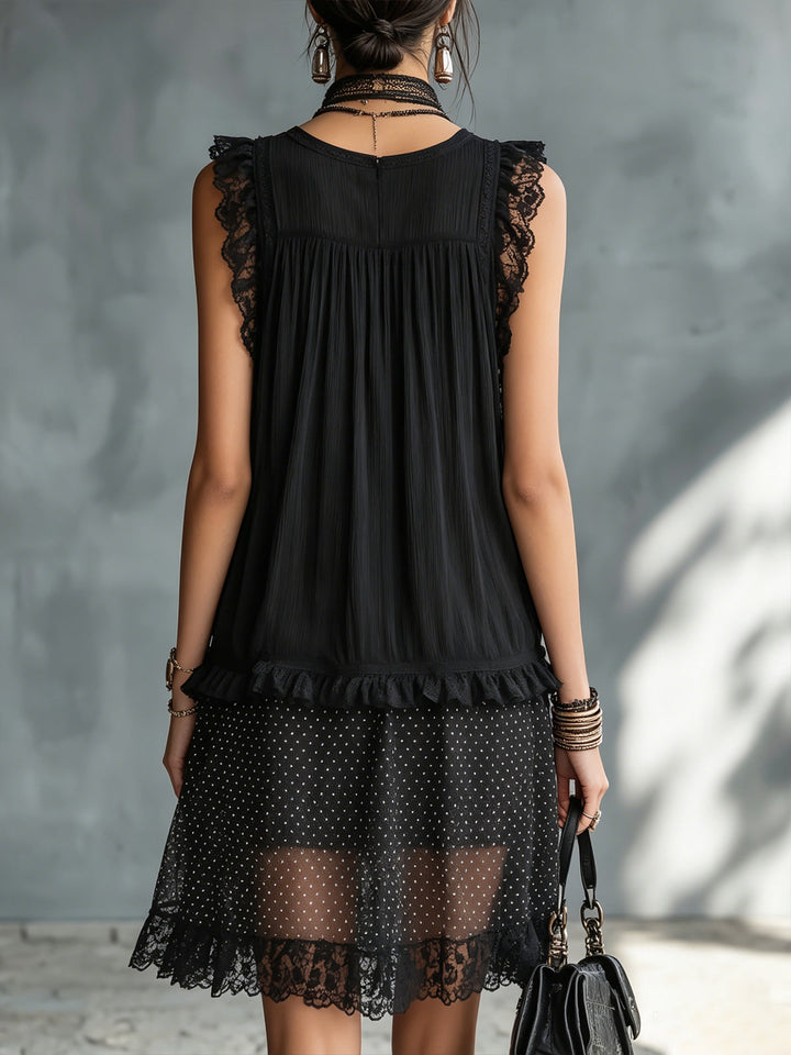 Pauline | Krátké, průhledné puntíkované šaty s volány a černou krajkou