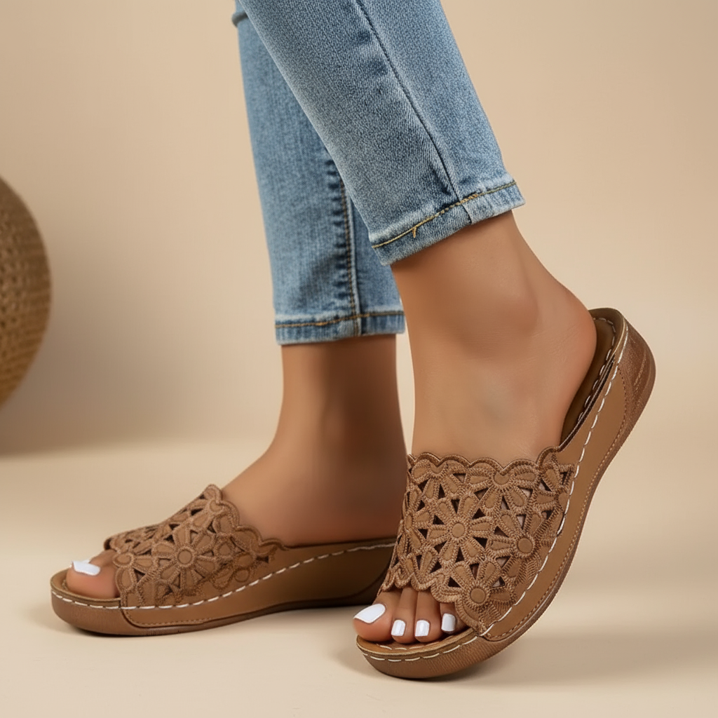 Emőke – květinové vykrojené ergonomické sandály