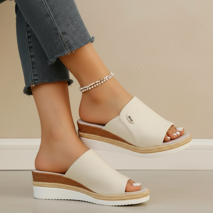 Tímea – lehké džínsové ergonomické sandály inspirované farmářským stylem