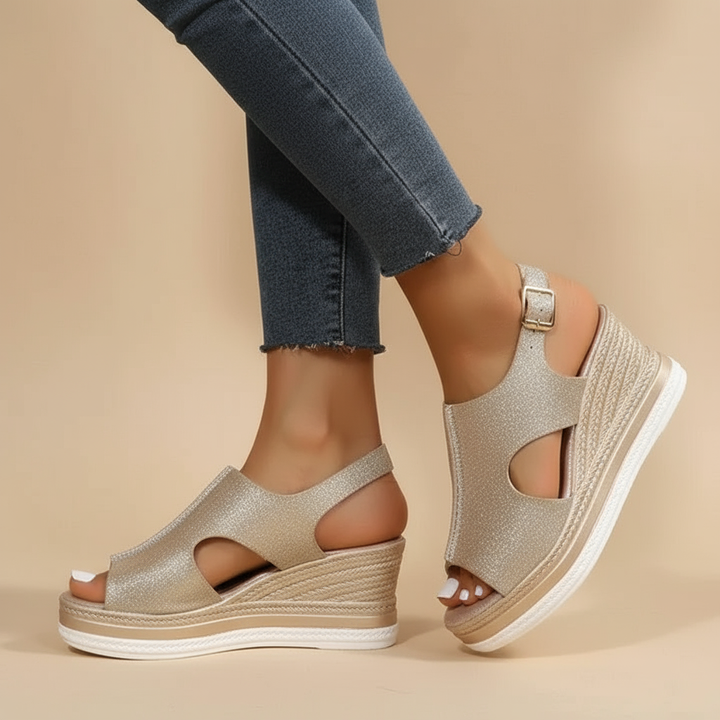 Margit – relaxační sandály s metalickým efektem