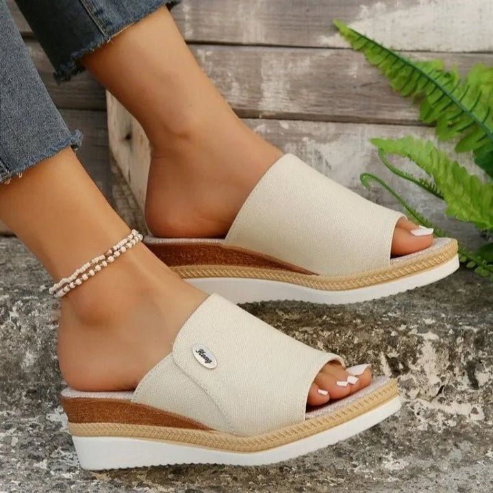 Tímea – lehké džínsové ergonomické sandály inspirované farmářským stylem