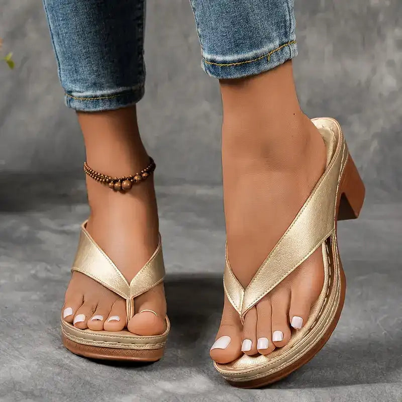 Zsófia – elegantní relaxační sandál s mírnou výškou
