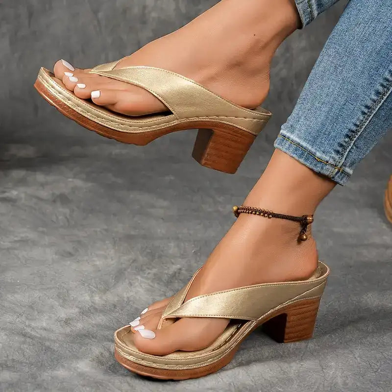 Zsófia – elegantní relaxační sandál s mírnou výškou