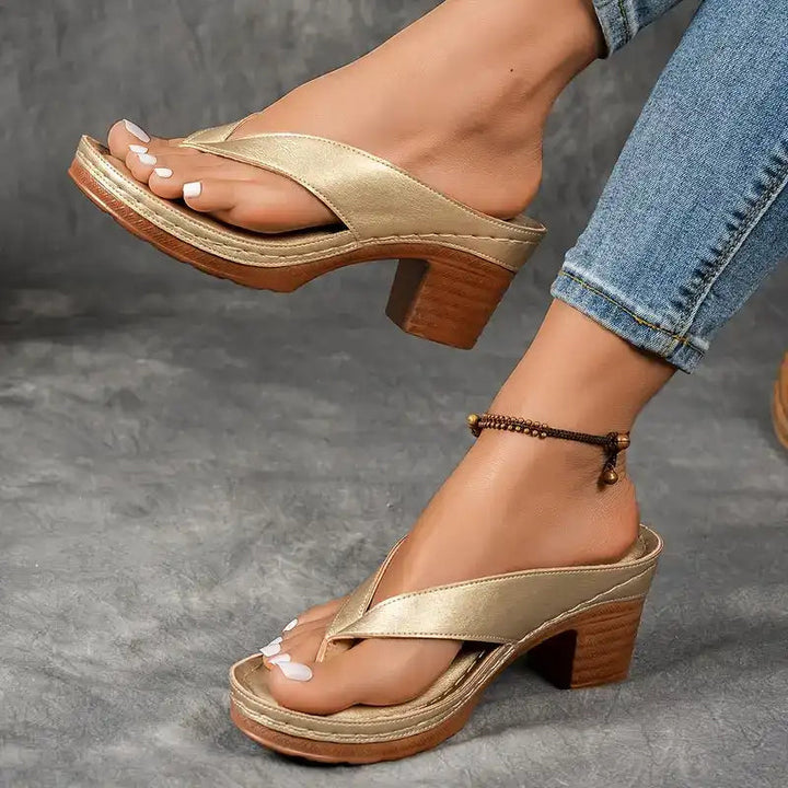 Zsófia – elegantní relaxační sandál s mírnou výškou