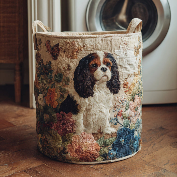 Prošívaný koš na prádlo – Cavalier King Charles a květiny